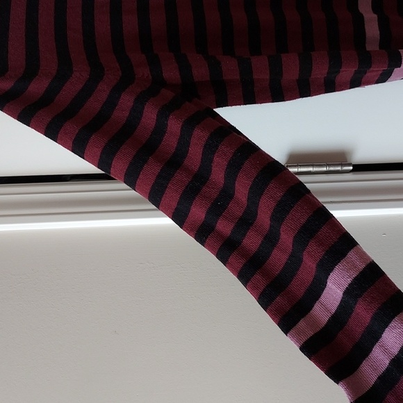 Croft & Barrow large long sleeve top/sweater maroon w/pinks black - Picture 2 of 14